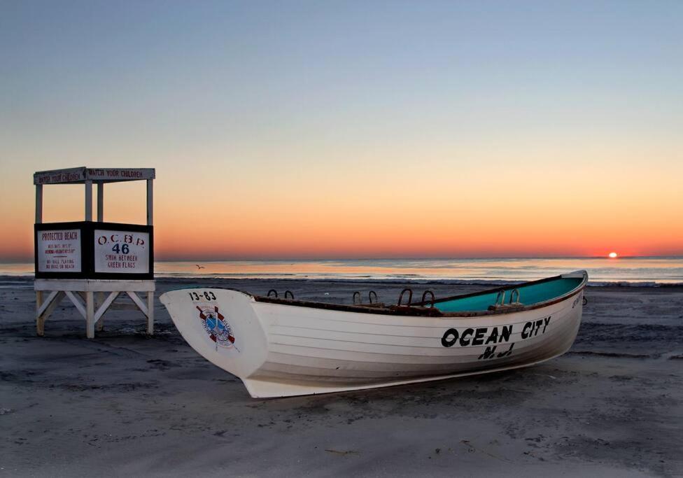 Beautiful Condo Sleeps 4- Only 2 Blocks From Beach Ocean City Exterior foto
