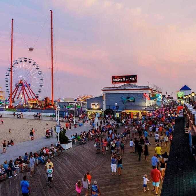Beautiful Condo Sleeps 4- Only 2 Blocks From Beach Ocean City Exterior foto